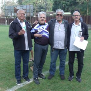 O goleiro professor Jarbas e a diretoria de esportes